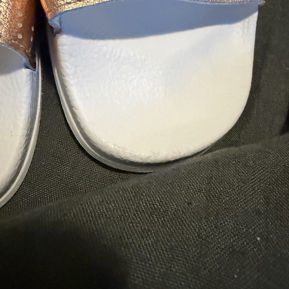 Valentino Rose Gold Metallic Slide Sandals with White Footbed UNISEX 39 - Picture 8 of 9